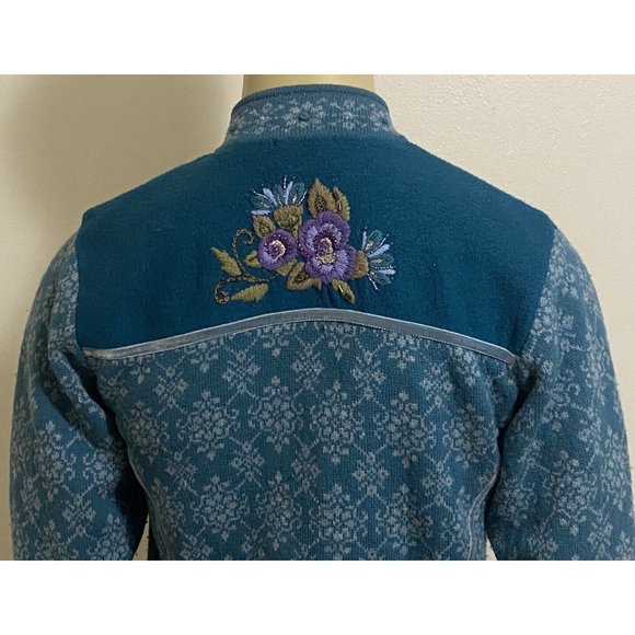 Icelandic Design Women's Full Zip Medium Floral Embroidered Sweater Blue Gray - Picture 9 of 11